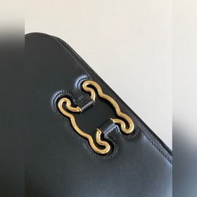 Новинки зимы | Средняя сумка через плечо TRIOMPHE FRAME из кожи б