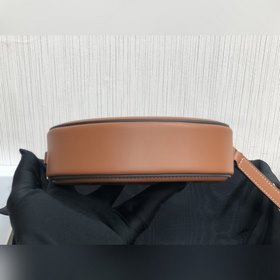 Новинка CELINE | Новый двухцветный маленький лунный пирог. Белая 