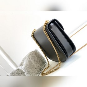 Новинка TEEN BESACE TRIOMPHE Сумка из блестящей кожи с цепочкой Н
