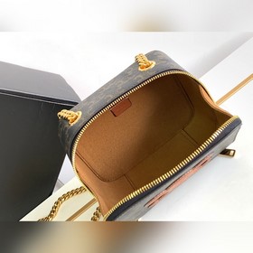 Раннее весна 2023 | Box On Chain, маленькая коробка на цепочке Но