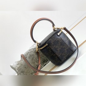 Новая миниатюрная кожаная сумка с логотипом Неожиданный хит этог
