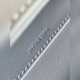 Размер： 11*8*4 см Модель： 10513