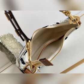 Новинки осени-зимы | Сумка CELINE AVA из ткани с черно-белым прин