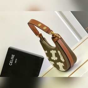 Новинки осени-зимы | Сумка AVA из канваса с вышитым Триумфальной