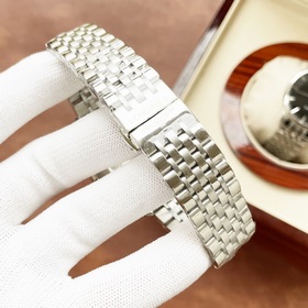 Longines — классические мужские часы с тремя стрелками, отличающи