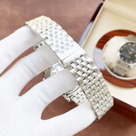 Longines — это высококачественные мужские часы с классическим диз