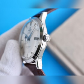 Серия Omega Constellation Curved Ear Pot Lid вышла в продажу. Это