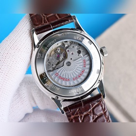 Серия Omega Seamaster Curved Case с крышкой в форме уха вышла в п