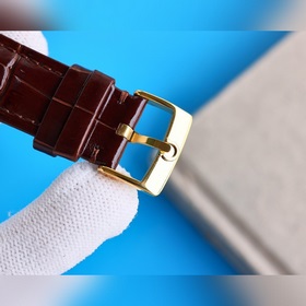 Серия Omega Seamaster Curved Case с крышкой в форме уха вышла в п