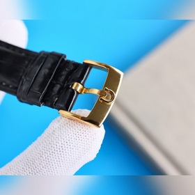 Новейшая модель, OMEGA Seamaster, является основной моделью на ры