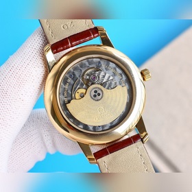 OMEGA Butterfly Omega, с новым стеклом и циферблатом с 3D-эффекто