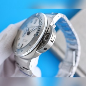 Новейшая версия V7 Panerai SUBMERSIBLE BMG-TECH — 47-миллиметровы