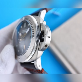 Бренд： Panerai Серия： SUBMERSIBLE Тип механизма： автоматический м