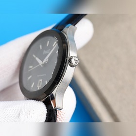 Серия Piaget PoloS от Piaget вышла в продажу. Новая модель с поли