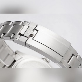 39-миллиметровый корпус из нержавеющей стали, изготовленный с исп
