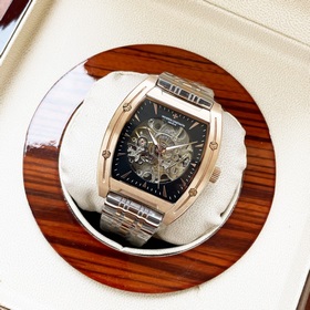Элегантные мужские часы Vacheron Constantin с впечатляющим ажурны