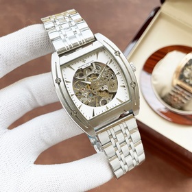 Элегантные мужские часы Vacheron Constantin с впечатляющим ажурны