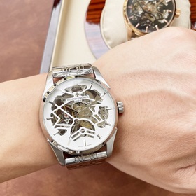 Элегантные мужские часы Vacheron Constantin с впечатляющим ажурны