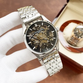 Элегантные мужские часы Vacheron Constantin с впечатляющим ажурны