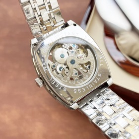 Элегантные мужские часы Vacheron Constantin с впечатляющим ажурны