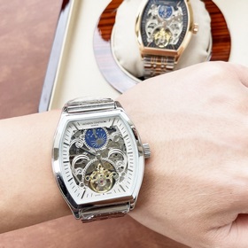 Роскошные мужские часы Vacheron Constantin с впечатляющим ажурным