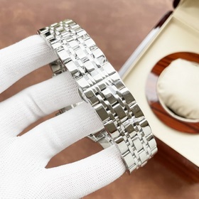 Роскошные мужские часы Vacheron Constantin с впечатляющим ажурным