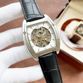 Элегантные мужские часы Vacheron Constantin с впечатляющим ажурны