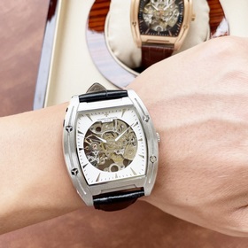 Элегантные мужские часы Vacheron Constantin с впечатляющим ажурны