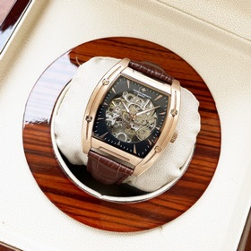 Элегантные мужские часы Vacheron Constantin с впечатляющим ажурны