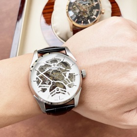 Элегантные мужские часы Vacheron Constantin с впечатляющим ажурны