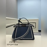 FENDI eekaboo ISeeU Сумка-кошка с контрастными швами. Знаковая модель eekabo.