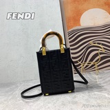 【Комплект】 Мини-сумка FEND из кожи черепахового панциря с ручкой из черепахового