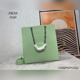 Большая сумка последней коллекции Fendi ack на официальном сайте, из гладкой и н
