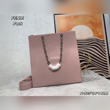 Большая сумка последней коллекции Fendi ack на официальном сайте, из гладкой и н