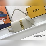 В комплекте с коробкой, оригинальная сумка Fendi Baguette последней модели, крыш