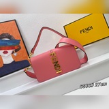 В комплекте с коробкой, оригинальная сумка Fendi Baguette последней модели, с кр