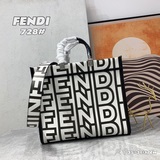 Средняя сумка Sunshine с черно-белым логотипом Fendi Roma, изготовлена из твердо