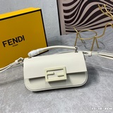 【Комплект в коробке】 Сумка для смартфона Fendi 25th Anniversary Baguette имеет о