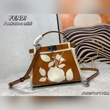 【В комплекте】 Знаменитая сумка FENDI eekaboo, из черного полотна и лакированной 