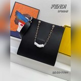 Большая сумка последней коллекции Fendi ack на официальном сайте, из гладкой и н
