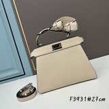 Новейшая сумка eekabooiSeeU от Fendi, представленная на официальном сайте бренда