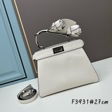 Новейшая сумка eekabooiSeeU от Fendi, представленная на официальном сайте бренда