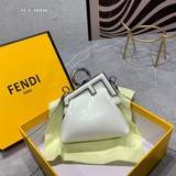 [В комплекте] Новая мини-сумка FEND1 First из лакированной кожи уже в продаже! Д