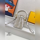 FendiMon Tresor маленькая сумка-бакет из парусины, украшена вышитым рельефным уз