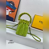 FendiMon Tresor маленькая сумка-бакет из парусины, украшена вышитым рельефным уз