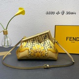 【Комплект】 В коллекции Fendi by Versace представлена еще одна великолепная интер