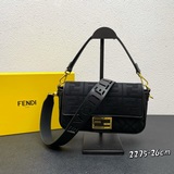 Сумка Fendi Baguette с вышивкой, улучшенная версия： можно носить под мышкой. Кла