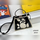 【Комплект】 Знаменитая сумка Fendi Eekaboo в мини-формате, из черного полотна и л