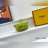 В комплекте с коробкой, оригинальная сумка Fendi Baguette в версии Nano, с откид