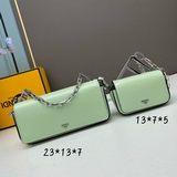 В комплекте с коробкой и официальным сайтом, новейшая сумка First Sight от FENDI